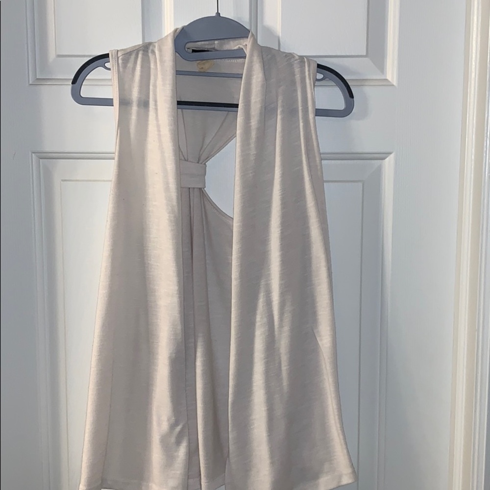 Sleeveless cardigan